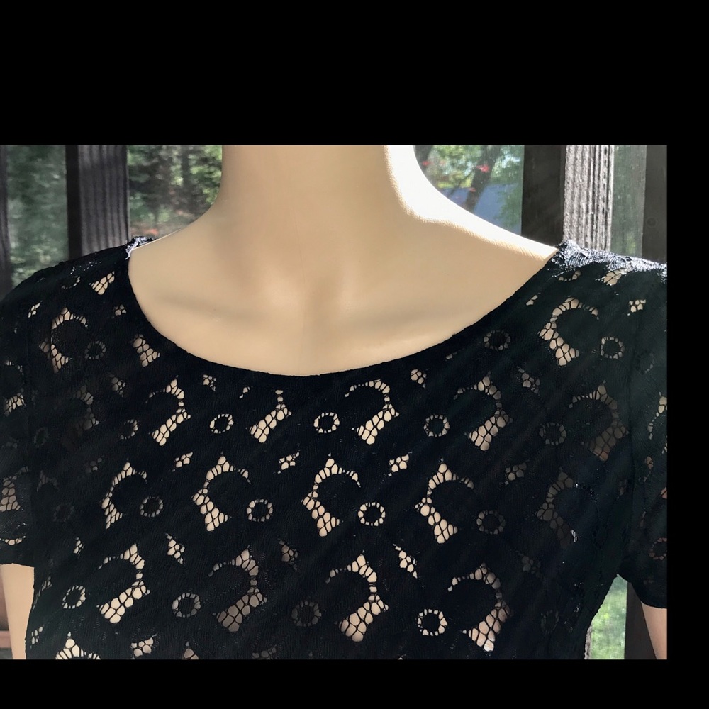 ▪️Unique ASYMMETRIC Black Floral Lace Blouse - Picture 3 of 6